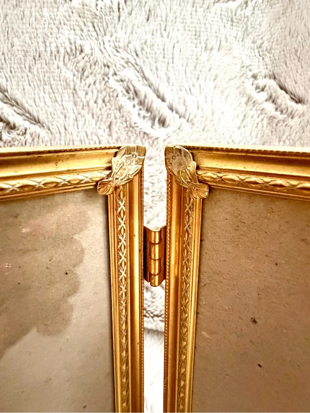 Vintage Hollywood Regency Gold Tone Bifold Double Frame